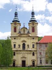 Kostel Nanebevzetí Panny Marie (Dolní Ročov, Ročov, Česko)