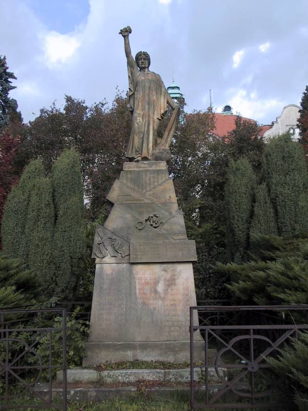 socha Svobody - pomník obětem válek - Památkový Katalog